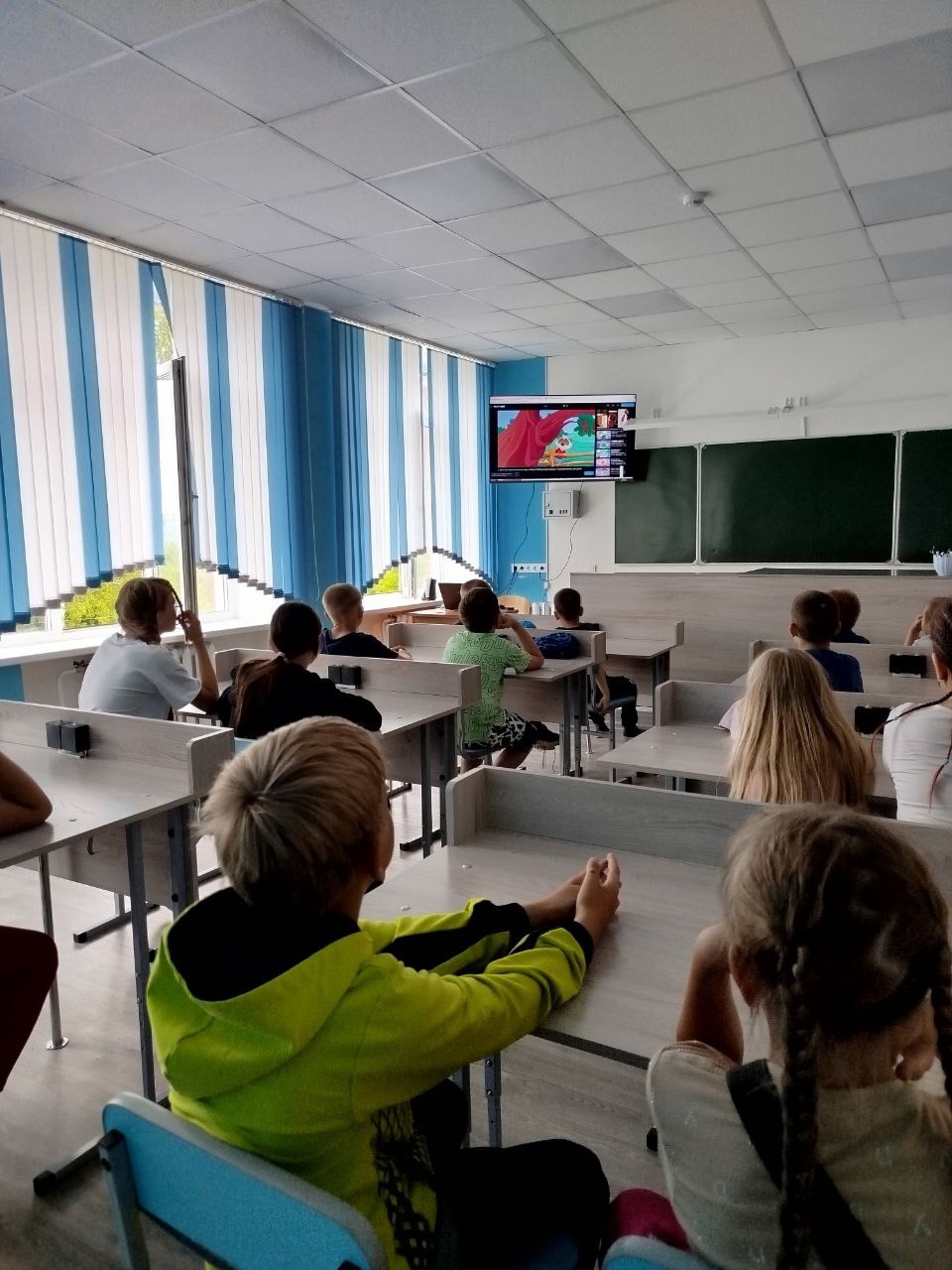 7O3_pVLYJSzR.jpg