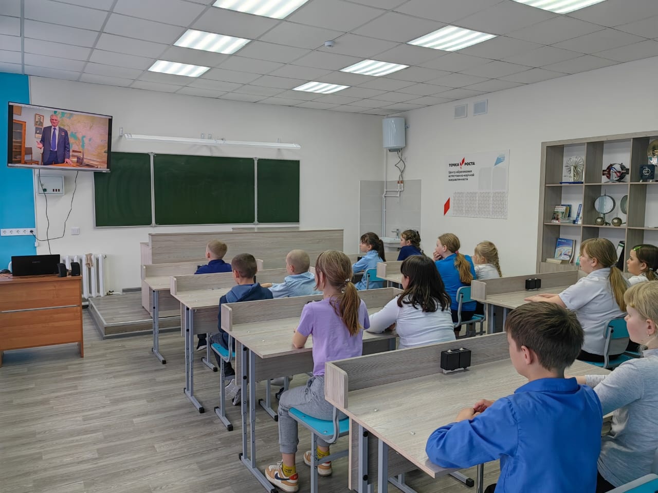 lgKOaDVK1I8.jpg